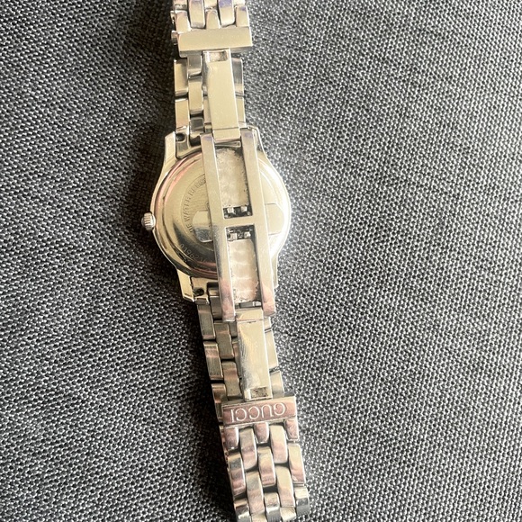 Women’s Gucci Watch 5500L - Picture 4 of 4